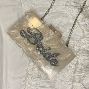 Bride clutch